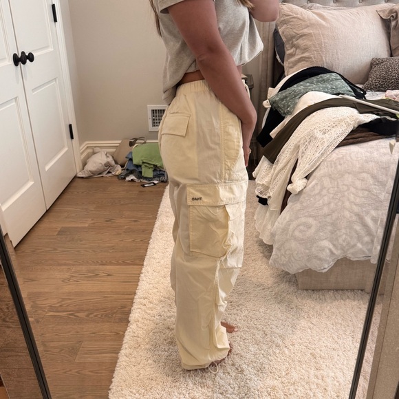 TNA Cream Elastic Waist cargo Pants - Picture 3 of 6